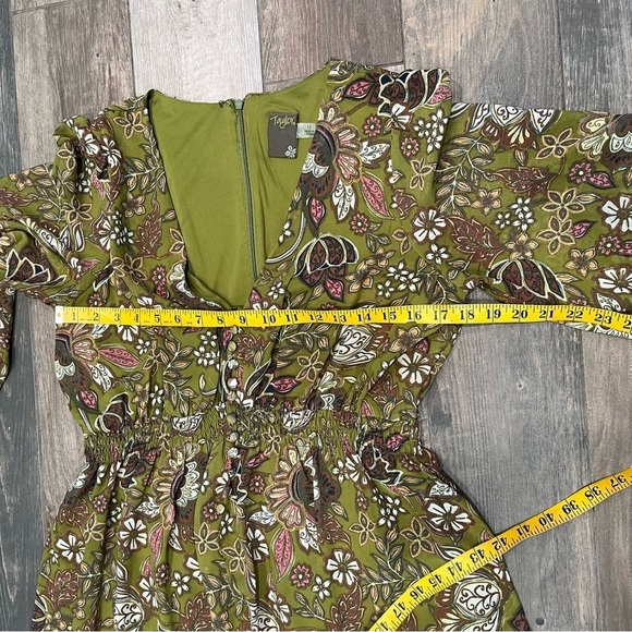 Taylor Smocked Fit & Flare Womens sz 12 Olive Floral Print Flouncy MIDI Dress - Picture 12 of 15